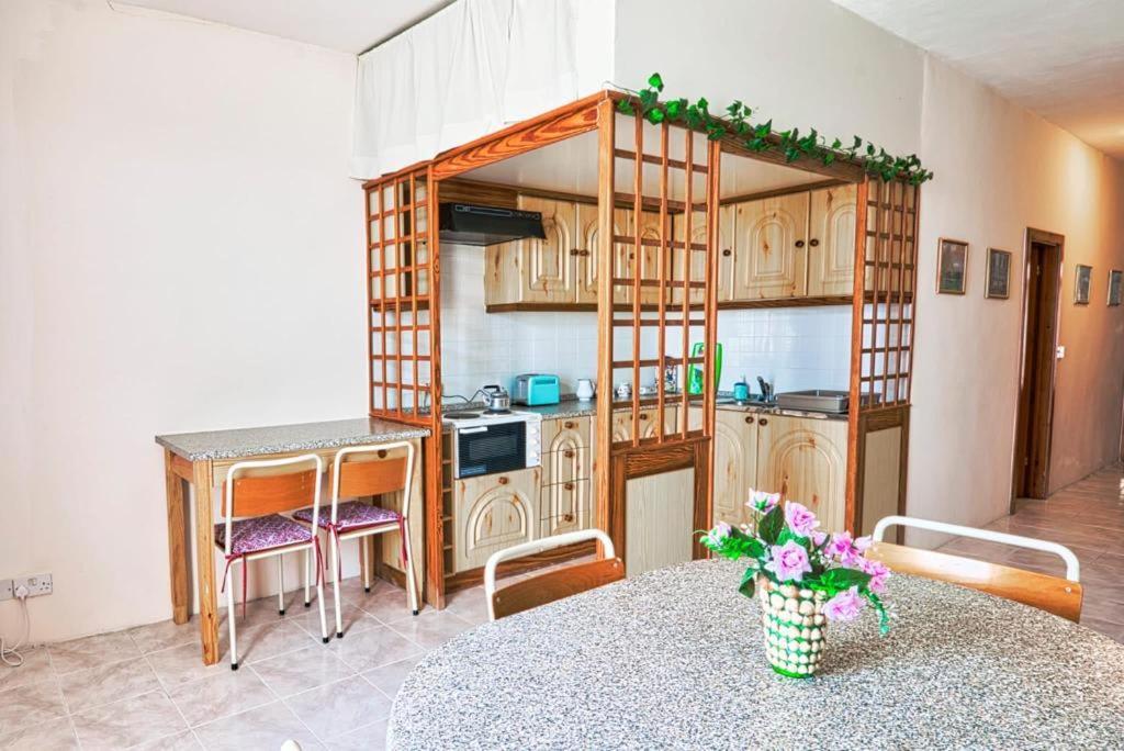 Marsalforn Seaview Apartment In A Quiet Area Qbajjar Esterno foto