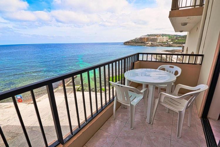 Marsalforn Seaview Apartment In A Quiet Area Qbajjar Esterno foto